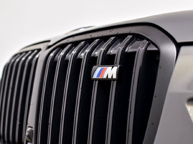 Used 2025 Gray BMW M60i image 8