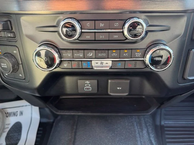 Used 2024 White Ford Lariat image 27