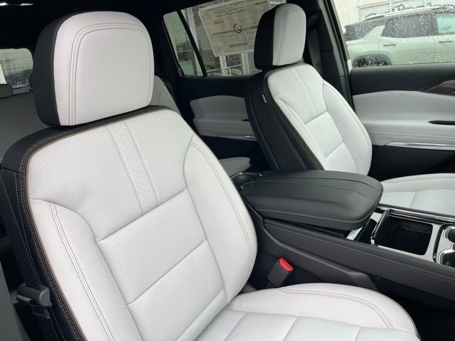 New 2026 Polar White Tricoat Chevrolet High Country image 14