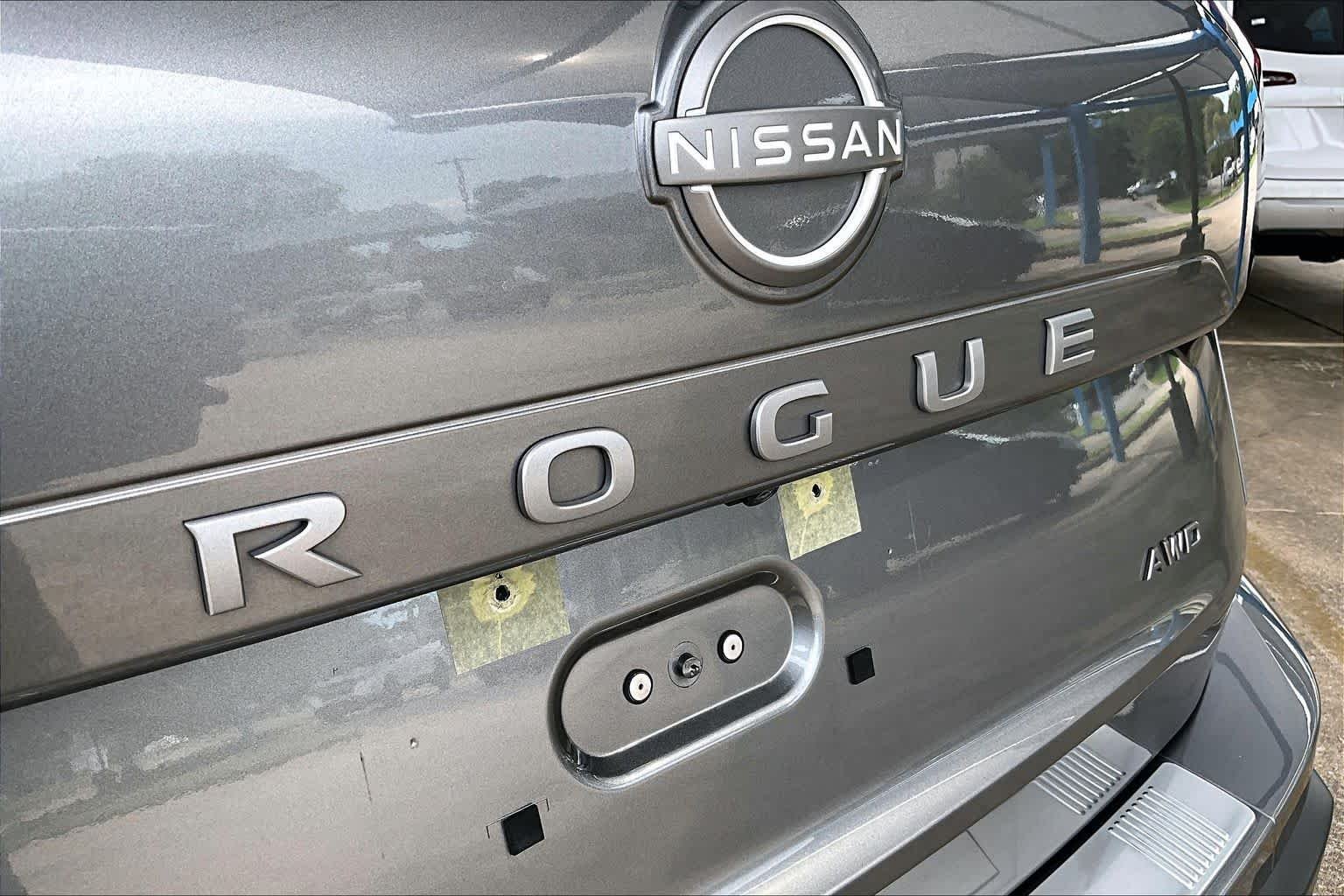 Used 2025 Gun Metallic Nissan SV image 31