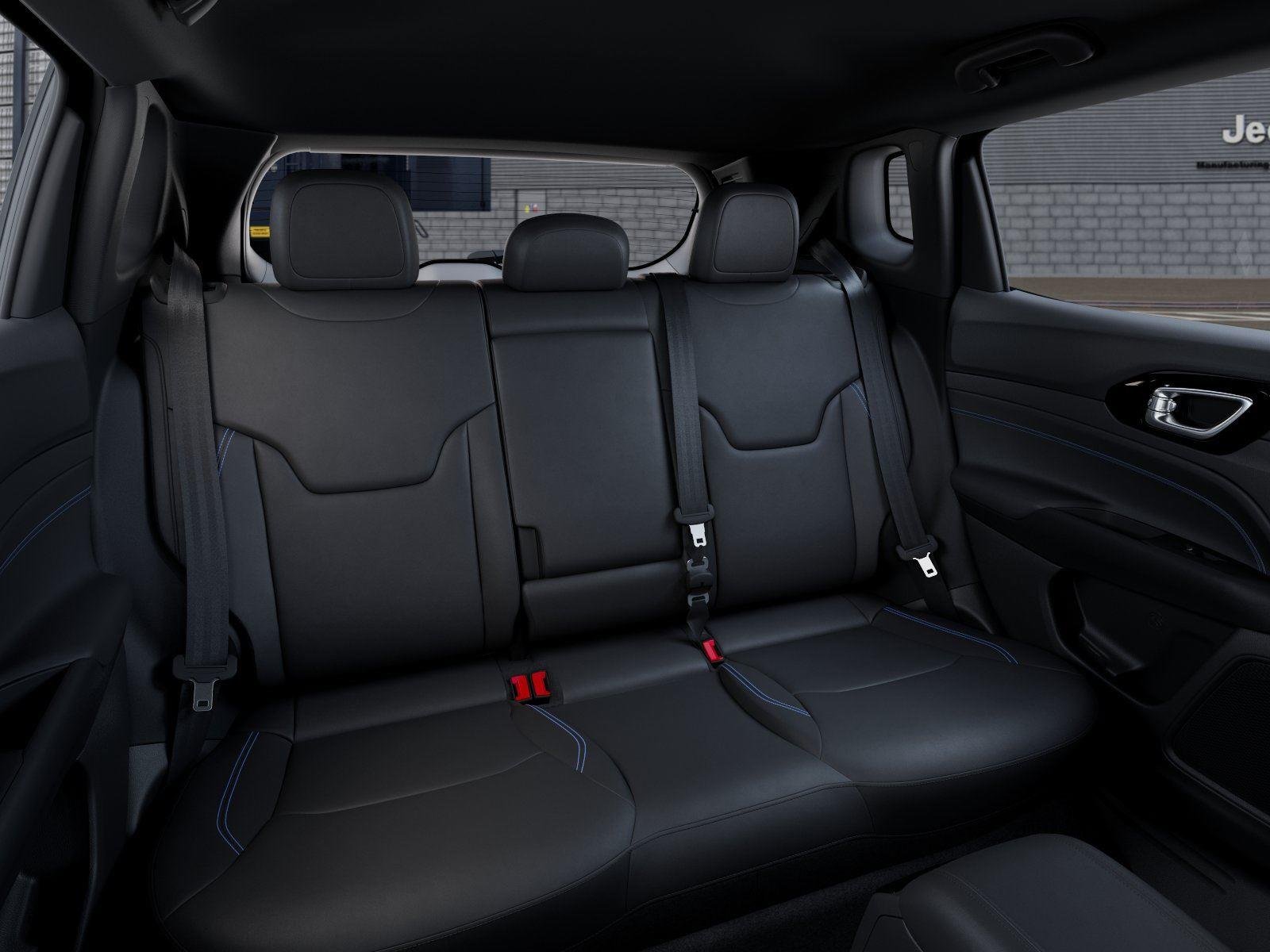 New 2026 Bright White Clear-Coat Exterior Paint Jeep COMPASS LIMITED ALTITUDE 4X4 image 15