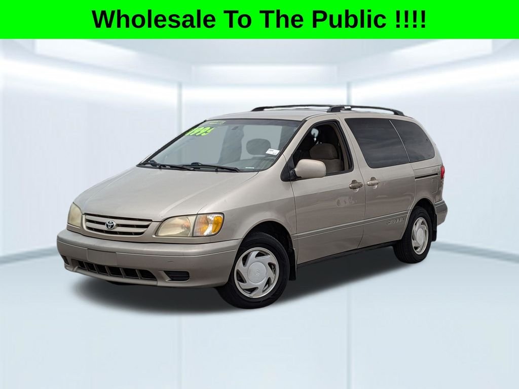 2003 Toyota Sienna LE's photo