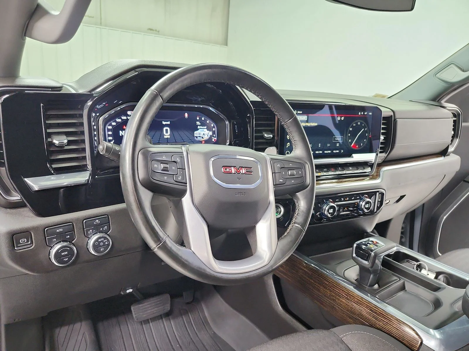 Used 2024 Gray GMC Elevation image 18