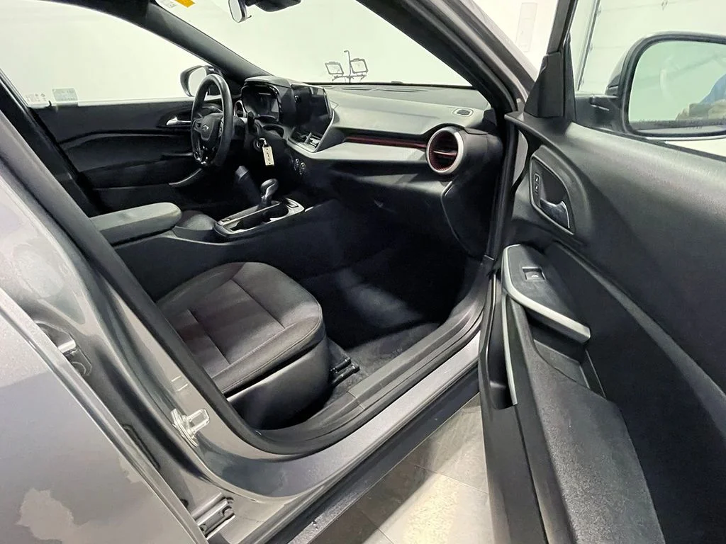 Used 2024 Gray Chevrolet 1RS image 25