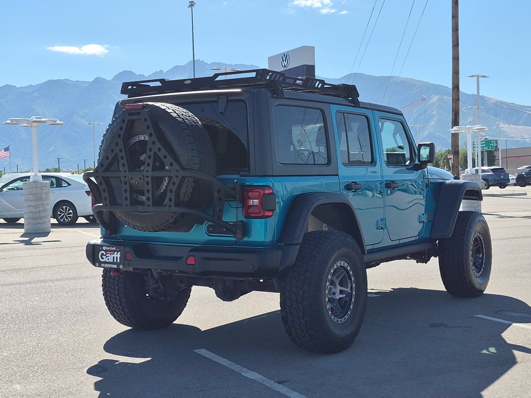 Used 2019 Bikini Pearlcoat Jeep Rubicon image 3