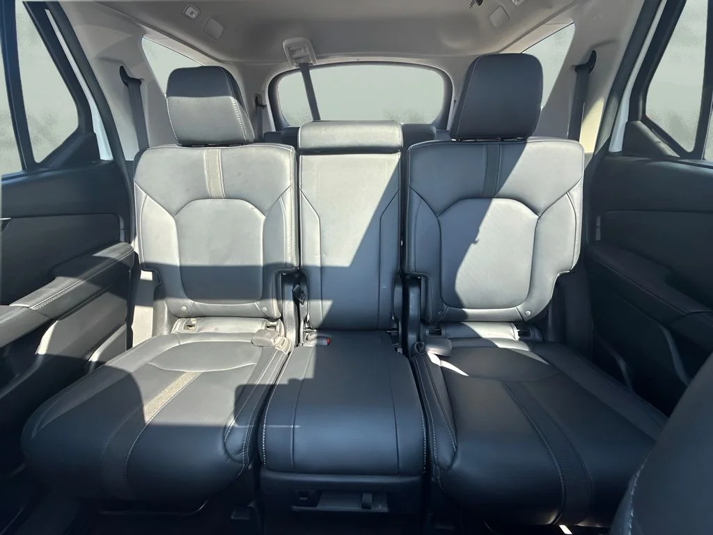Used 2024 White Honda Touring image 11