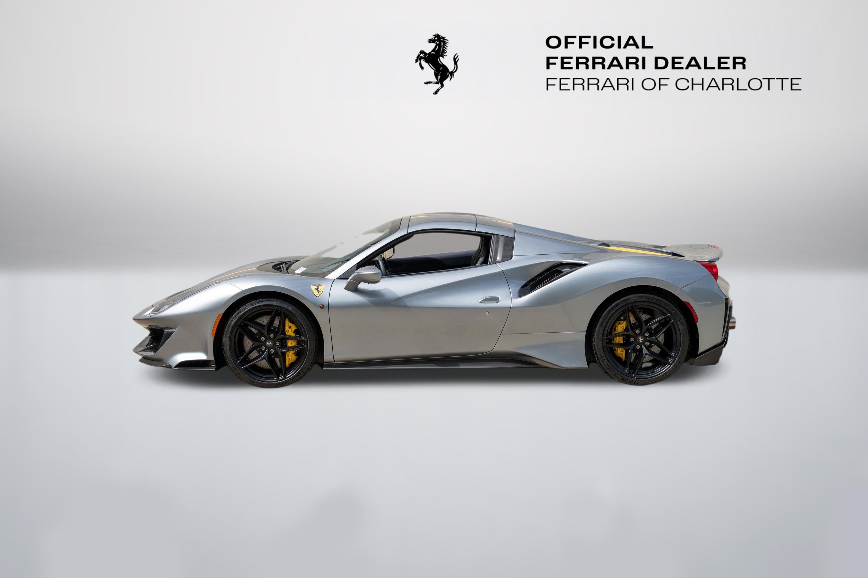 Used 2020 Grigio Titanio Metall Ferrari  image 3