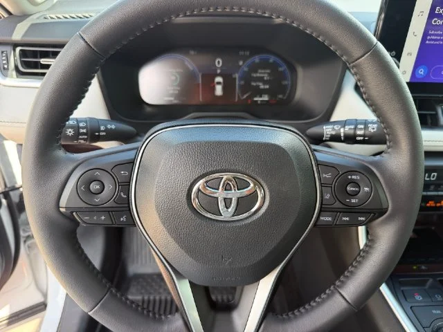 Certified Used 2025 WIND CHILL PEARL Toyota Limited image 15