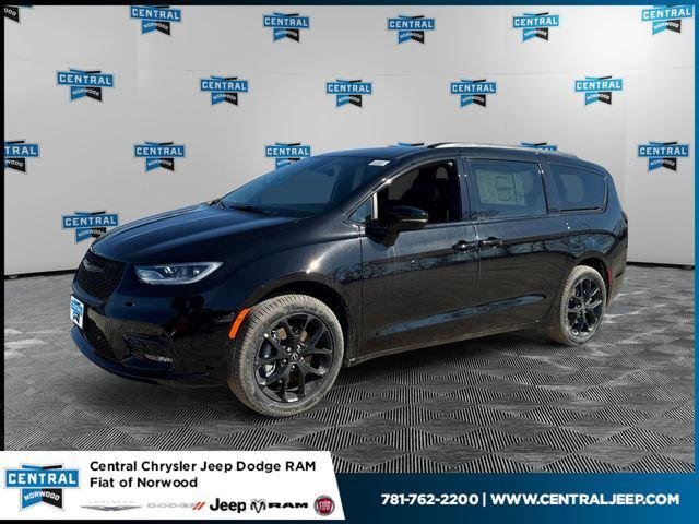 2026 Chrysler Pacifica Select AWD's photo