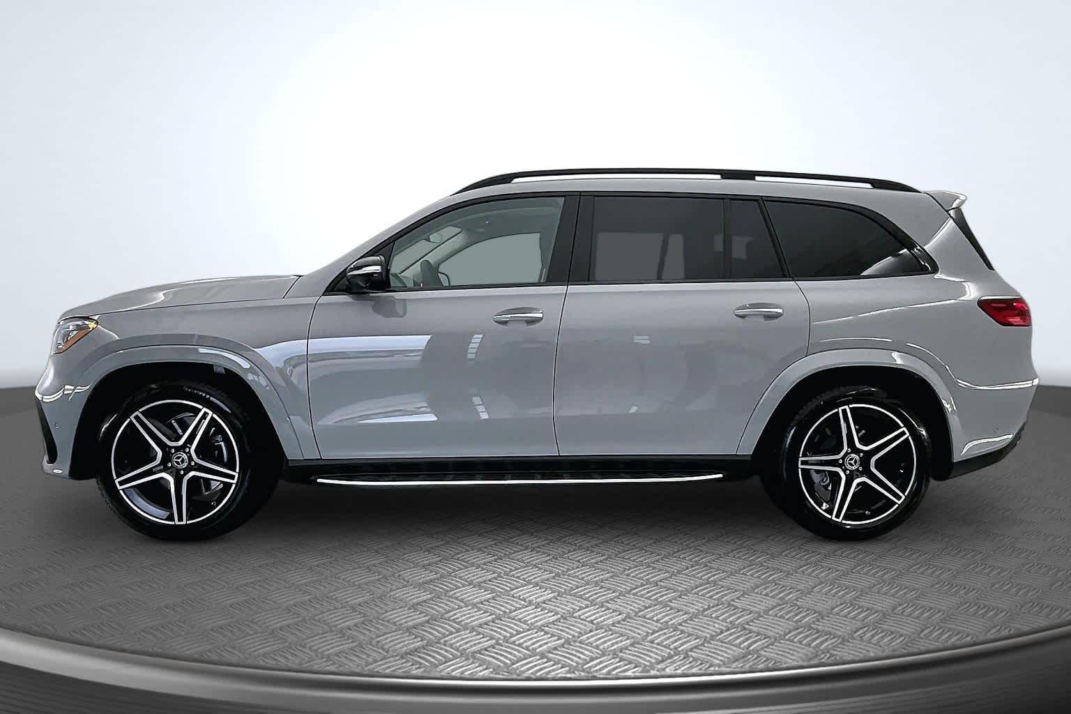 New 2026 MANUFAKTUR Alpine Grey Mercedes-Benz GLS 450 image 3