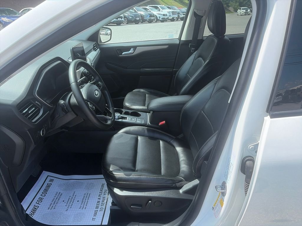 Used 2022 White Metallic Ford SEL image 10