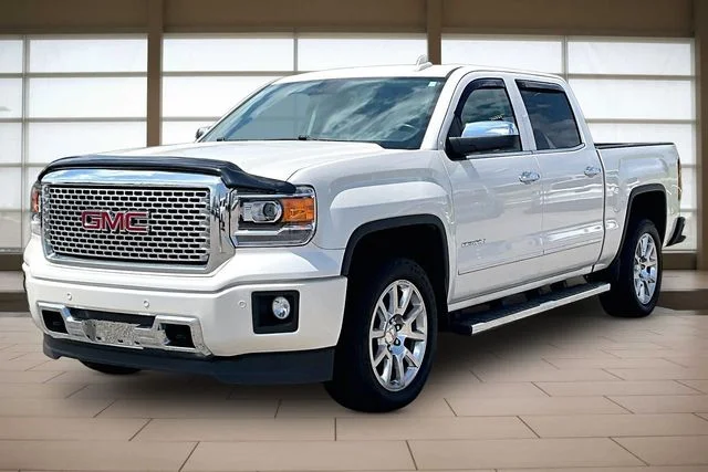 Used 2015 White GMC Denali image 1