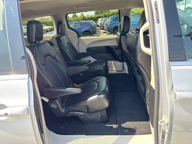 Used 2024 Silver Mist Clearcoat Chrysler Touring L image 10