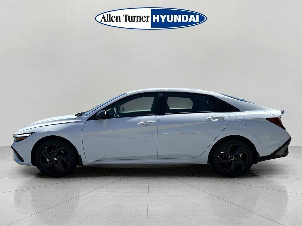 New 2026 Serenity White Hyundai SEL Sport image 5