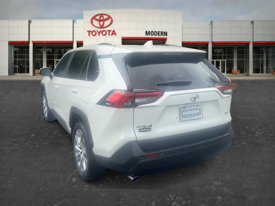 Certified Used 2022 Blizzard Pearl Toyota XLE Premium image 6