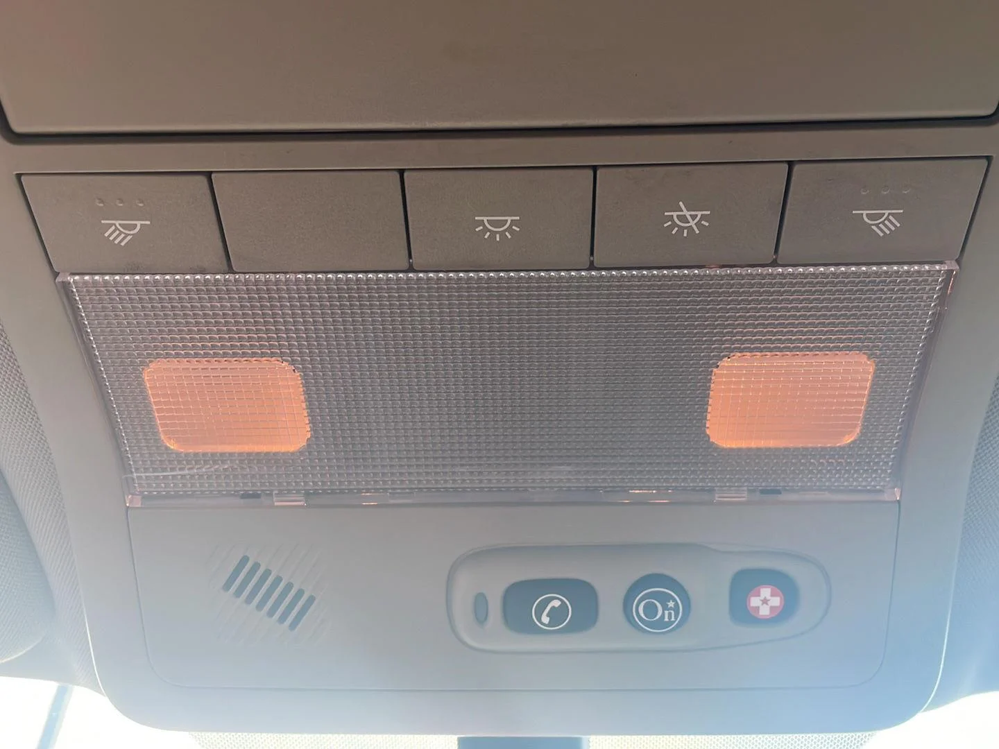 Used 2008 Silver Pearl Saturn XE image 24
