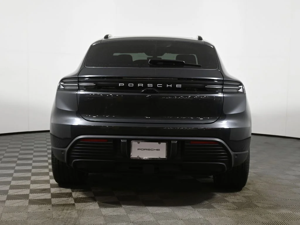 2026 Porsche Macan Base - Photo 6