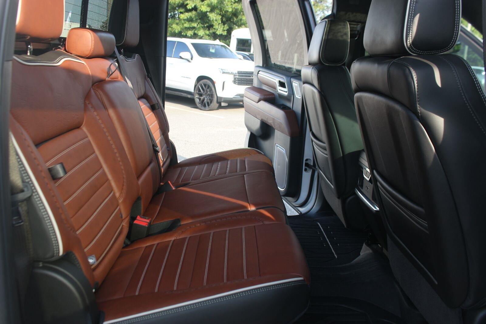 Used 2025 White Frost Tricoat GMC Denali Ultimate image 40