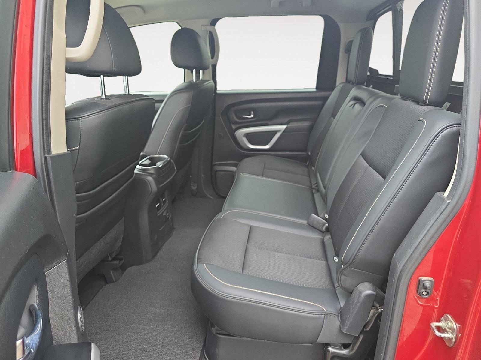 Used 2017 Cayenne Red Nissan PRO-4X image 22