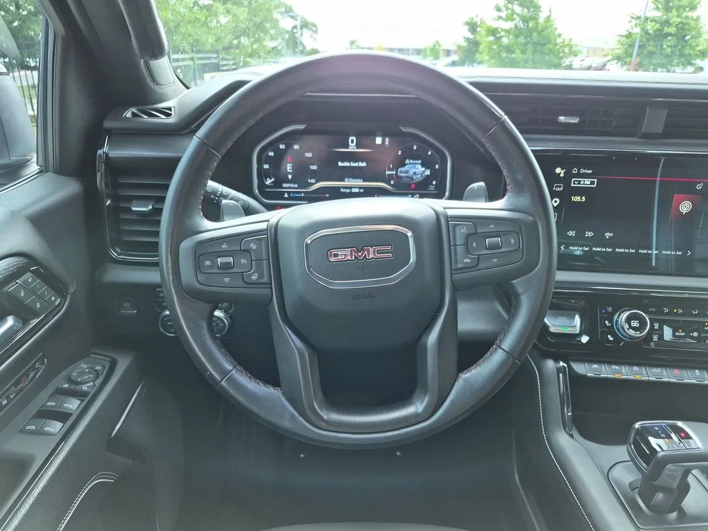 Used 2022 White GMC AT4X image 25