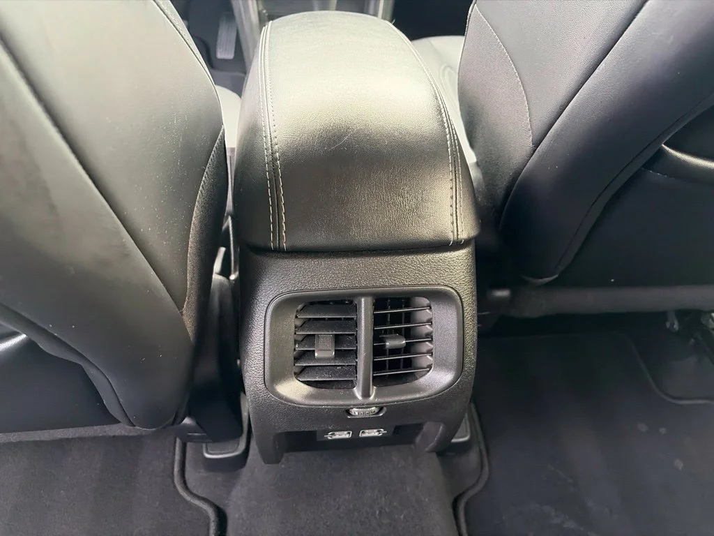 Certified Used 2021 Green Jeep Latitude Lux image 16