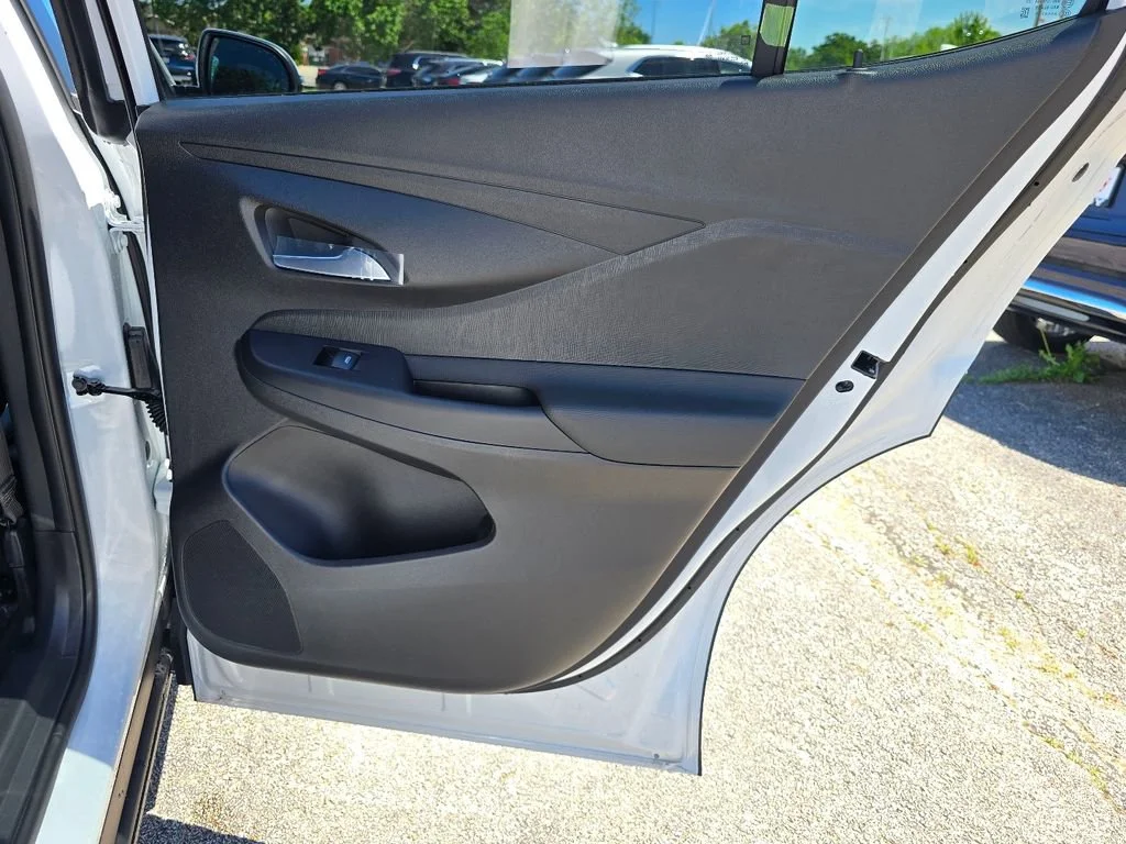 New 2026 Summit White Buick Preferred image 28
