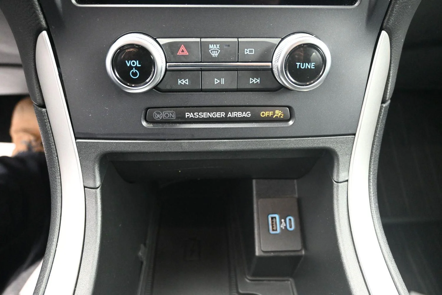 Used 2024 Atlas Blue Ford SEL image 27