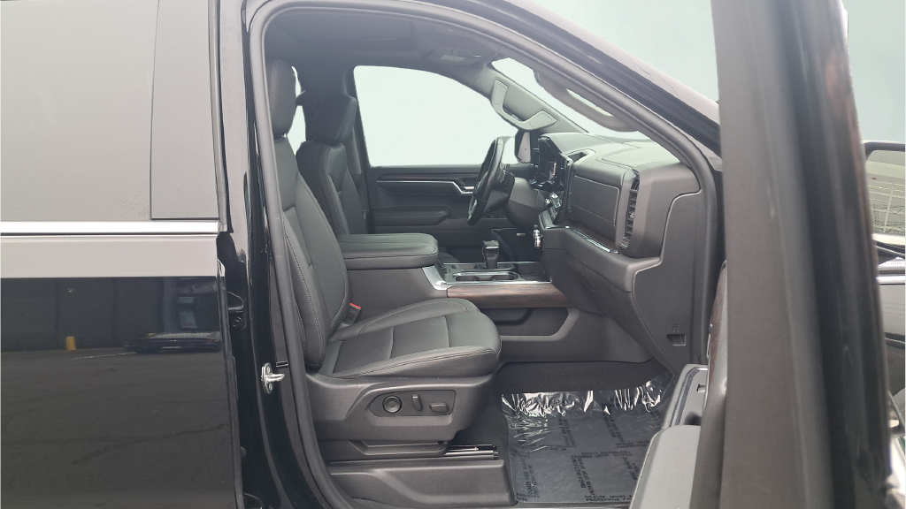 Used 2024 Black GMC SLT image 16