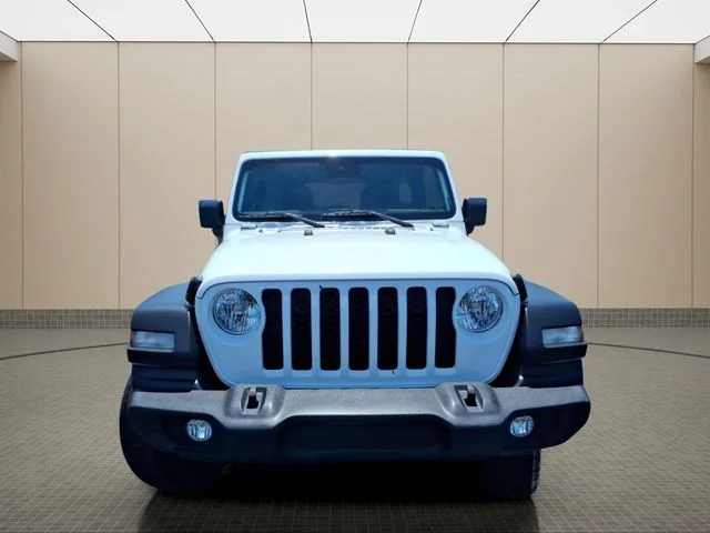 Used 2024 White Jeep Sport S image 4
