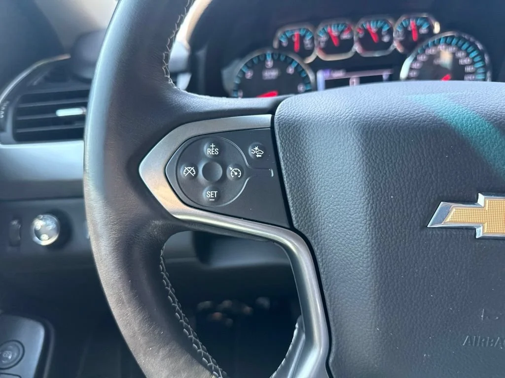 Used 2018 SILVER ICE METALLIC Chevrolet LT image 18