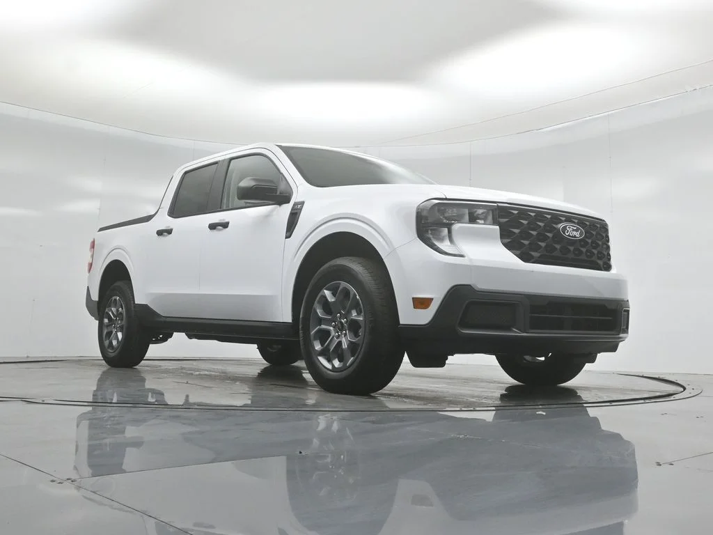 New 2026 Oxford White Ford XLT image 43