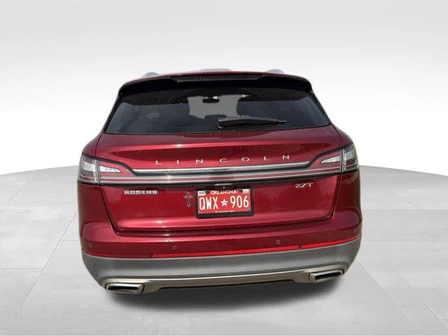 Used 2019 Red Lincoln Reserve image 4