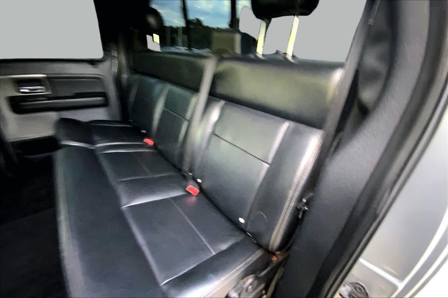 Used 2006 Silver Metallic Ford FX4 image 16