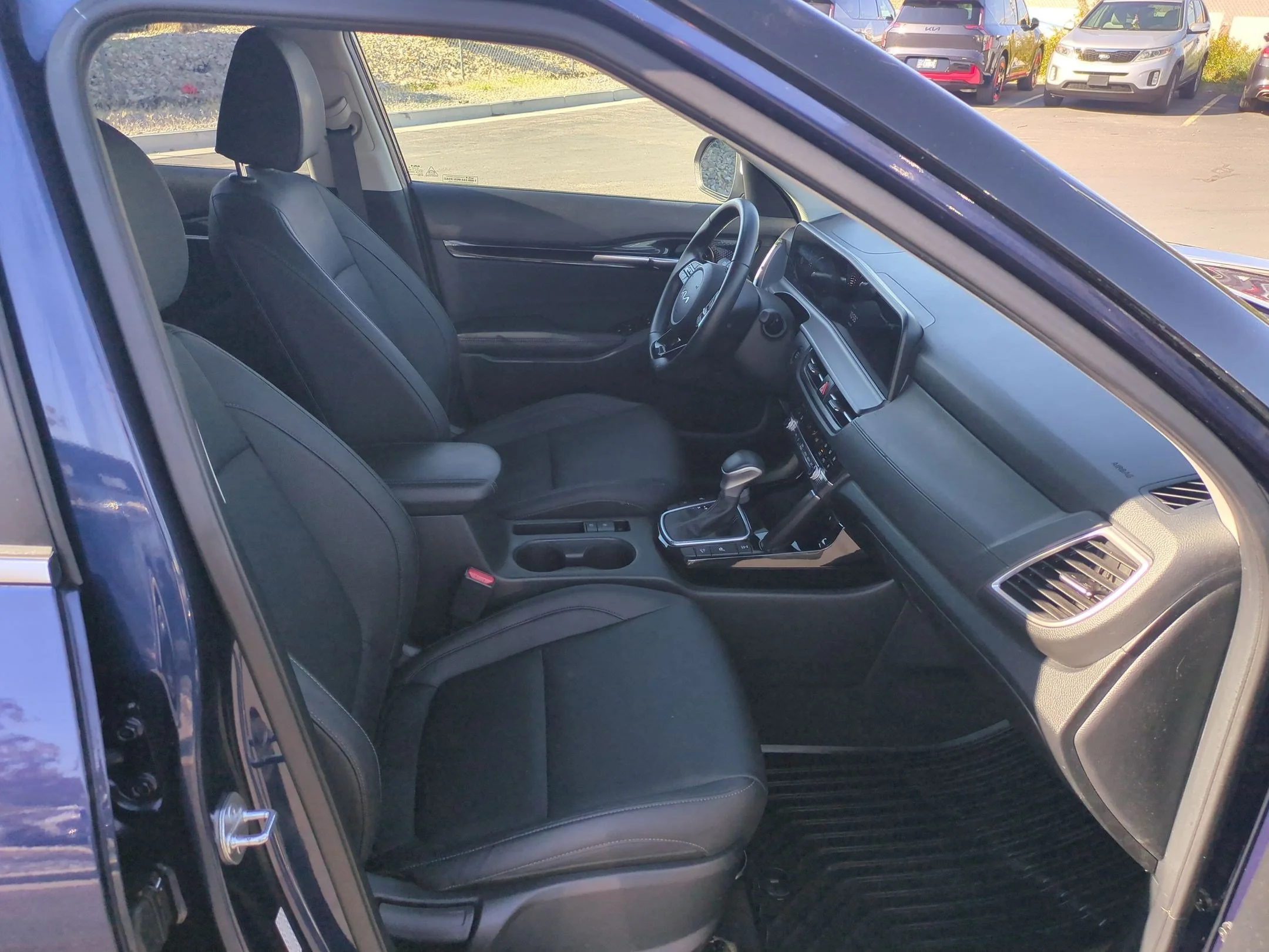 Used 2024 Dark Ocean Blue/White Roof Kia SX image 29