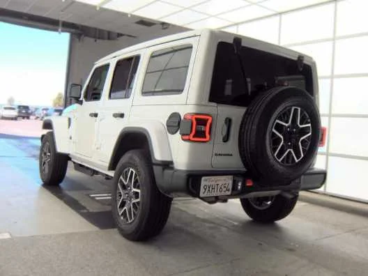 Used 2026 Bright White Clearcoat Jeep Sahara image 6