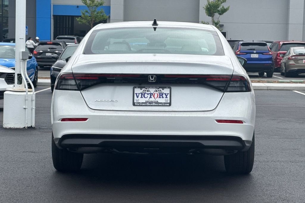 New 2026 Platinum White Pearl Honda SE image 5
