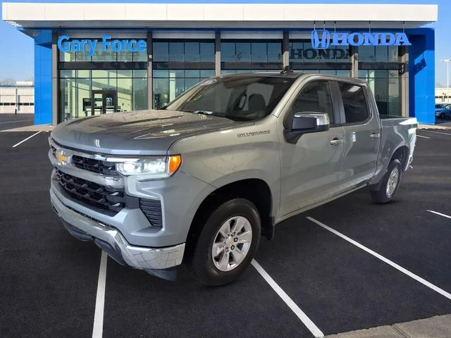 Used 2026 Sterling Gray Metallic Chevrolet LT image 4