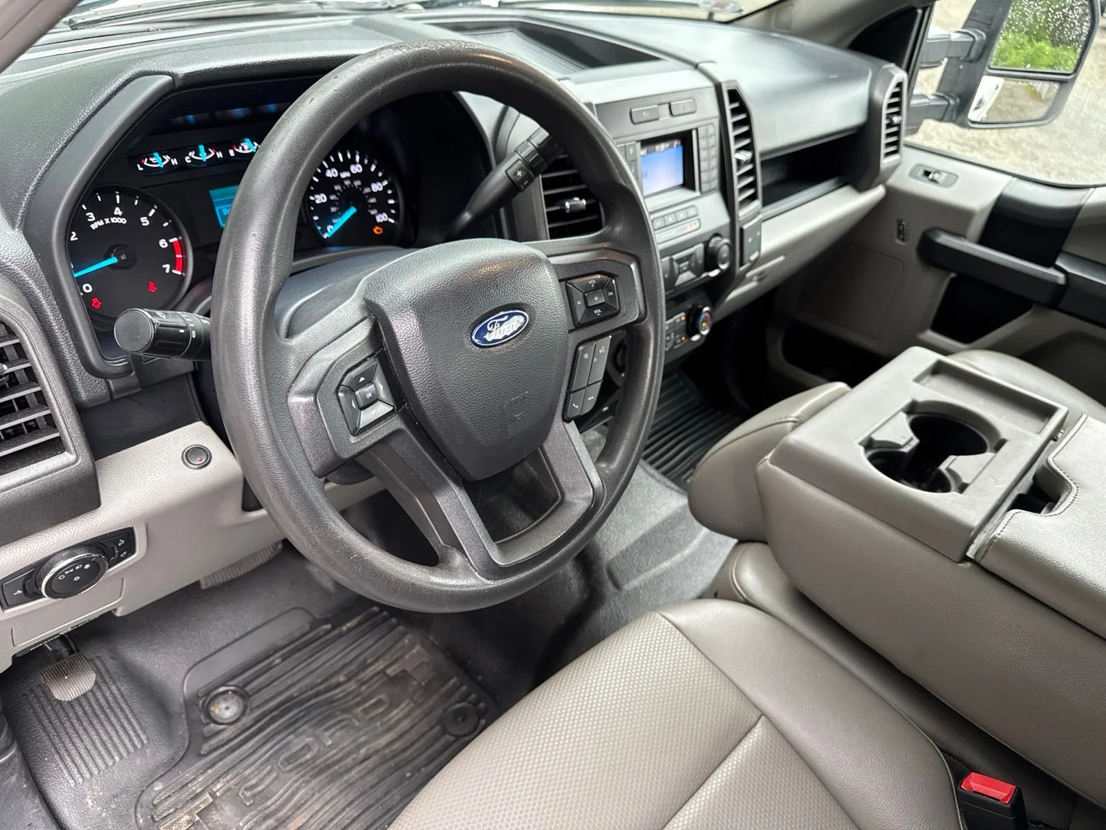 Used 2022 White Ford XL image 14