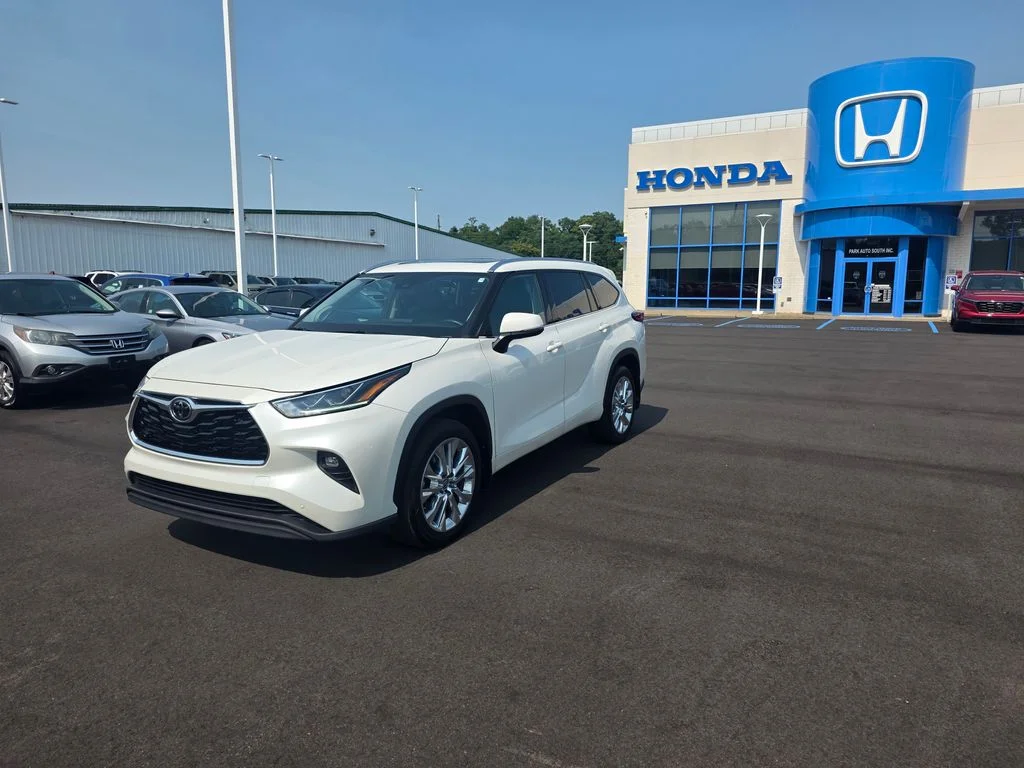 Used 2021 Blizzard Pearl Toyota Limited image 7