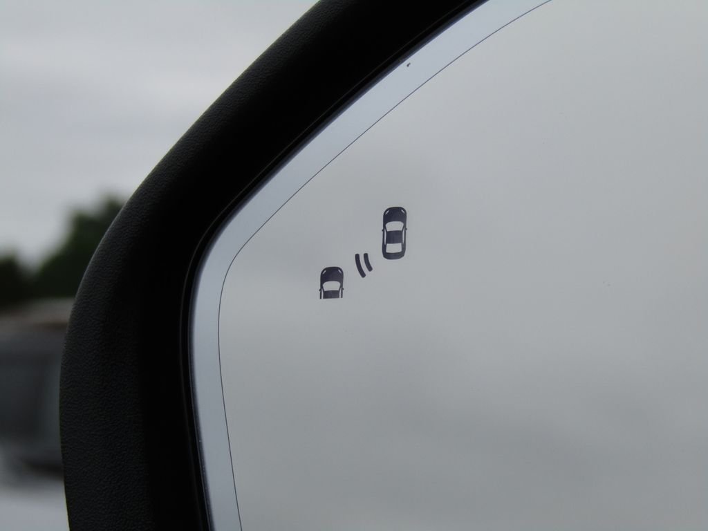 Used 2025 Gray Ford Platinum image 9