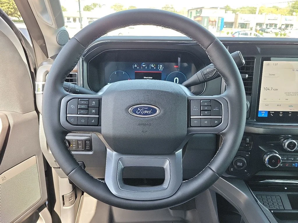 New 2026 Glacier Gray Metallic Tri-Coat Ford F-250® Lariat® image 19