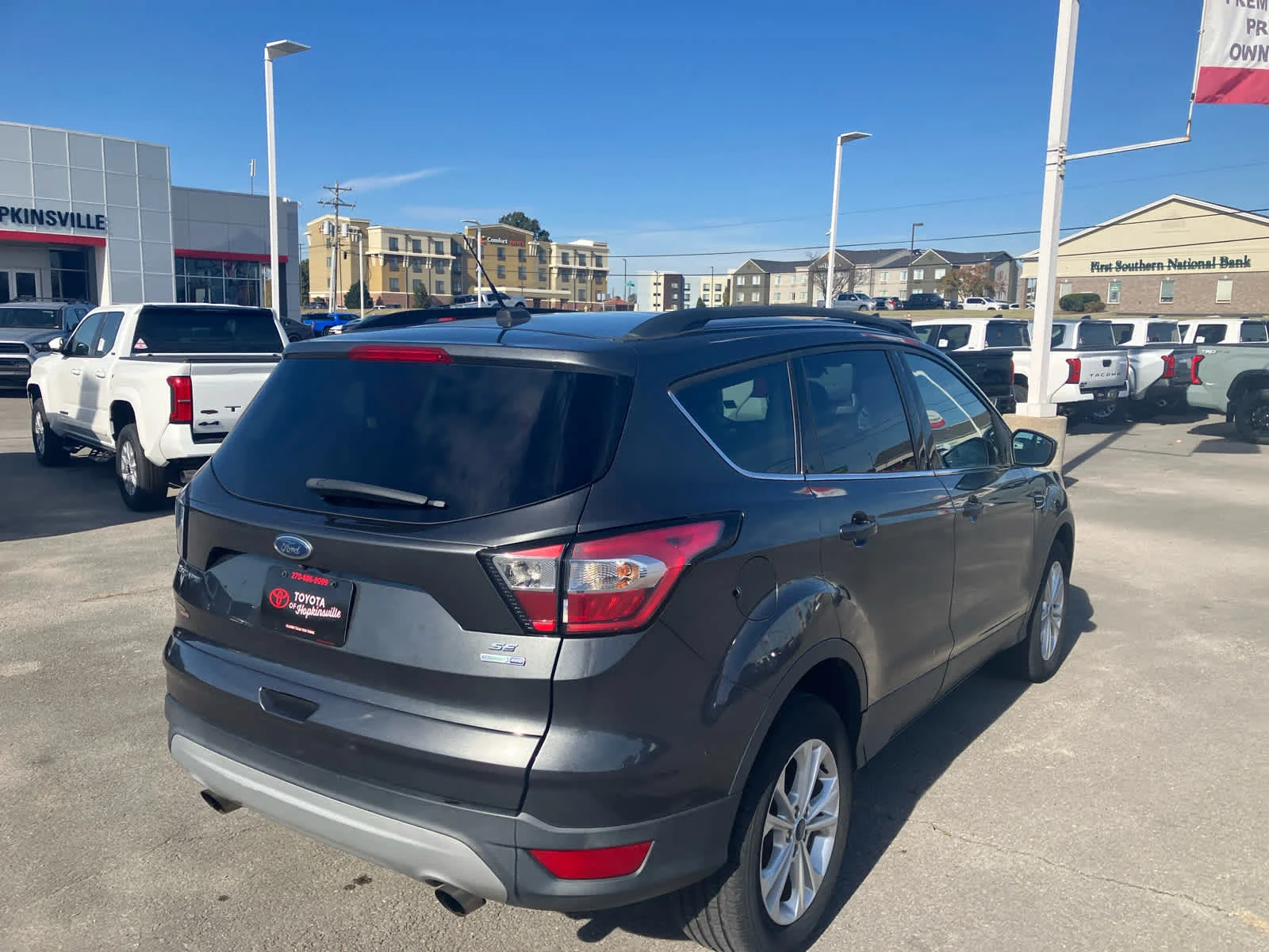 Used 2017 Magnetic Metallic Ford SE image 7