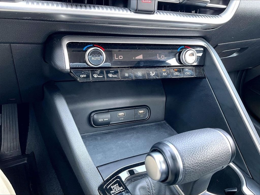 Used 2024 Silver Kia LXS image 27