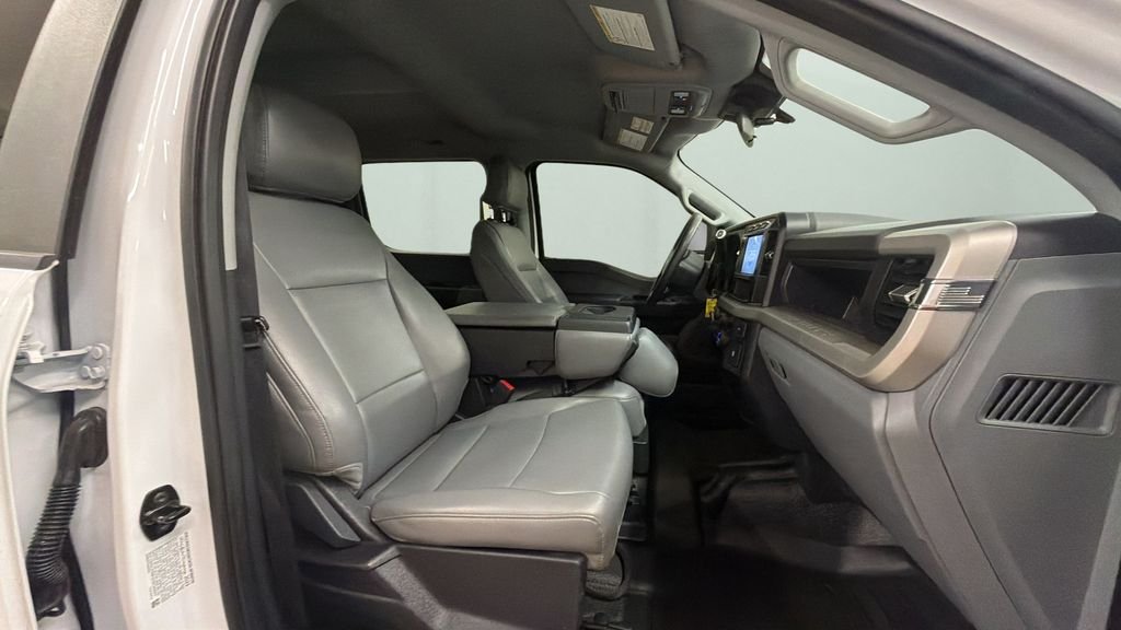 Used 2023 White Ford XL image 9
