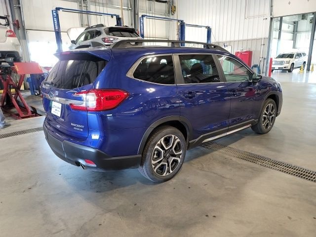 Used 2026 Sapphire Blue Pearl Subaru Limited image 7