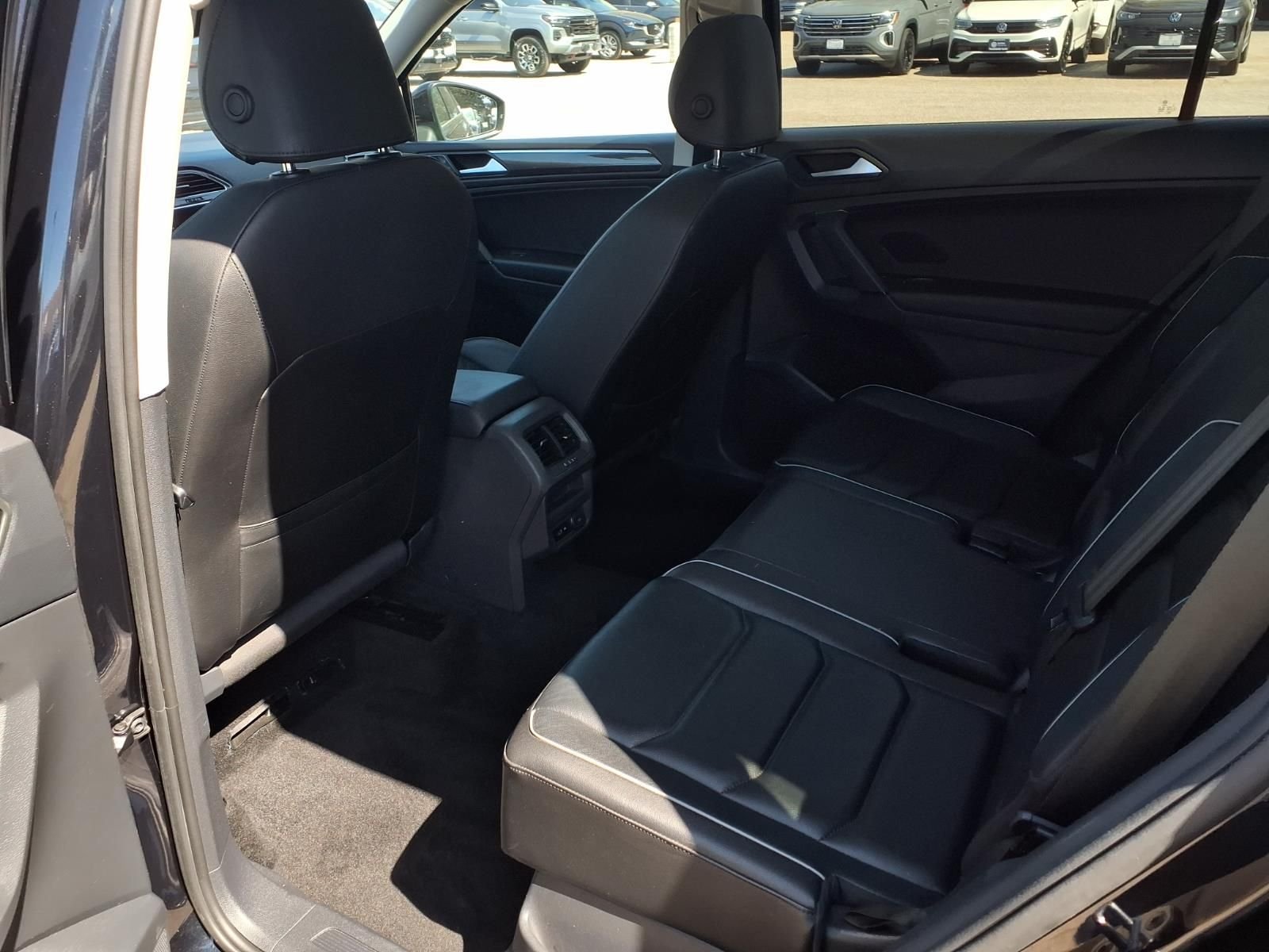 Used 2019 Black Volkswagen 2.0T SEL Premium image 20