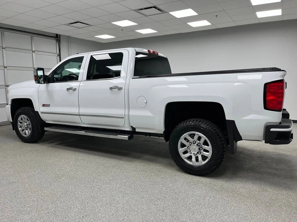 Used 2018 White Chevrolet LTZ image 7