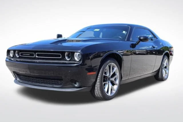 Used 2021 Black Dodge SXT image 5