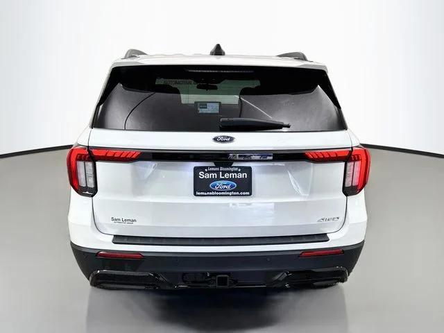 Certified Used 2025 Star White Metallic Tri-Coat Ford ST-Line image 6