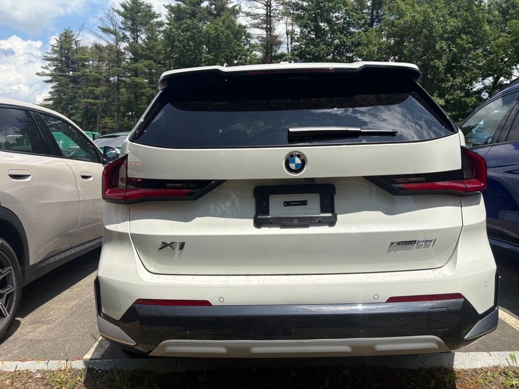 Used 2026 Alpine White BMW xDrive28i image 3